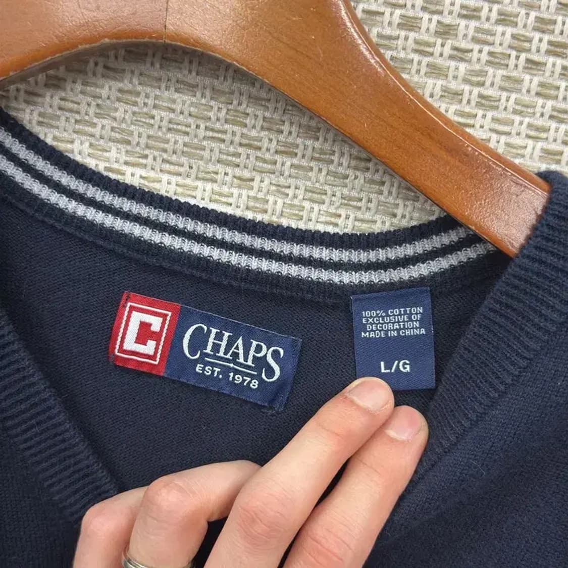 챕스 캐쥬얼 자수로고 브이넥 니트 조끼 100 D12245 상품이미지3