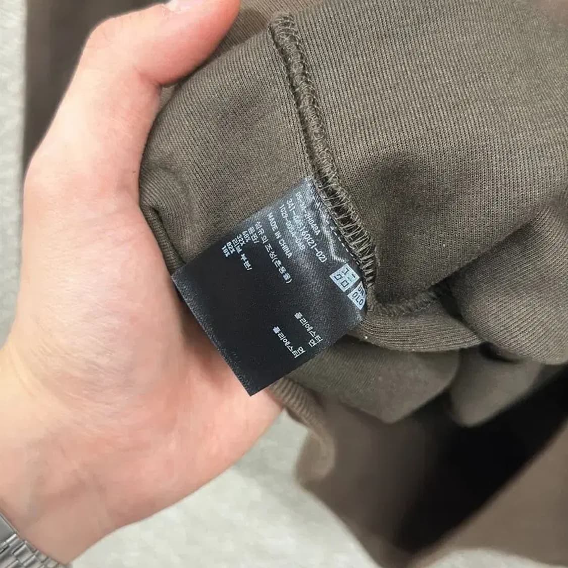 유니클로 캐쥬얼 무지 브라운 오버핏 맨투맨 90 D12251 상품이미지4