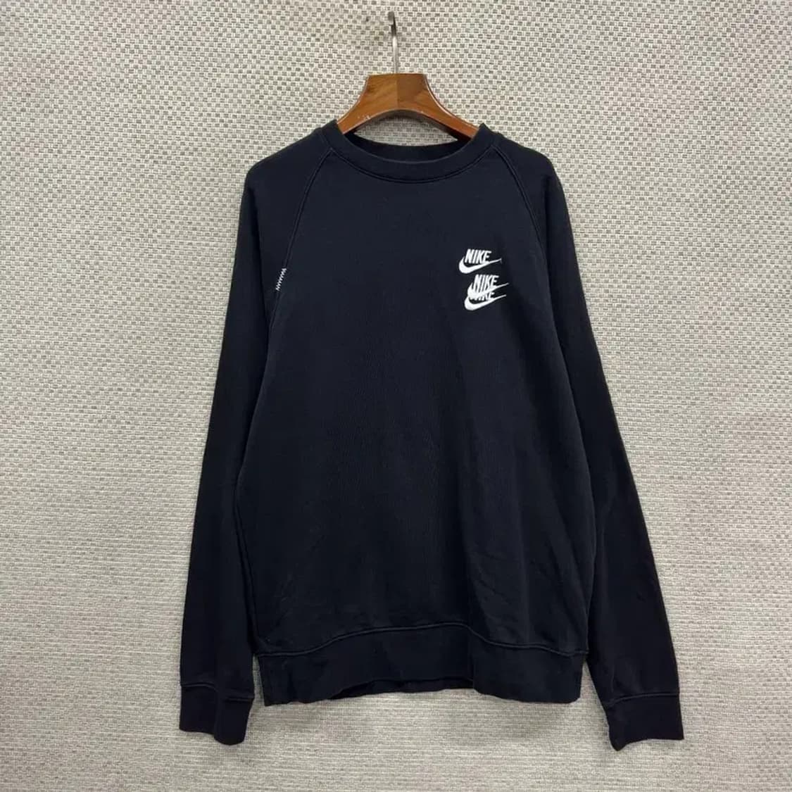 나이키 트리플 스우시 월드투어 오버핏 맨투맨 95 D12255 상품이미지1