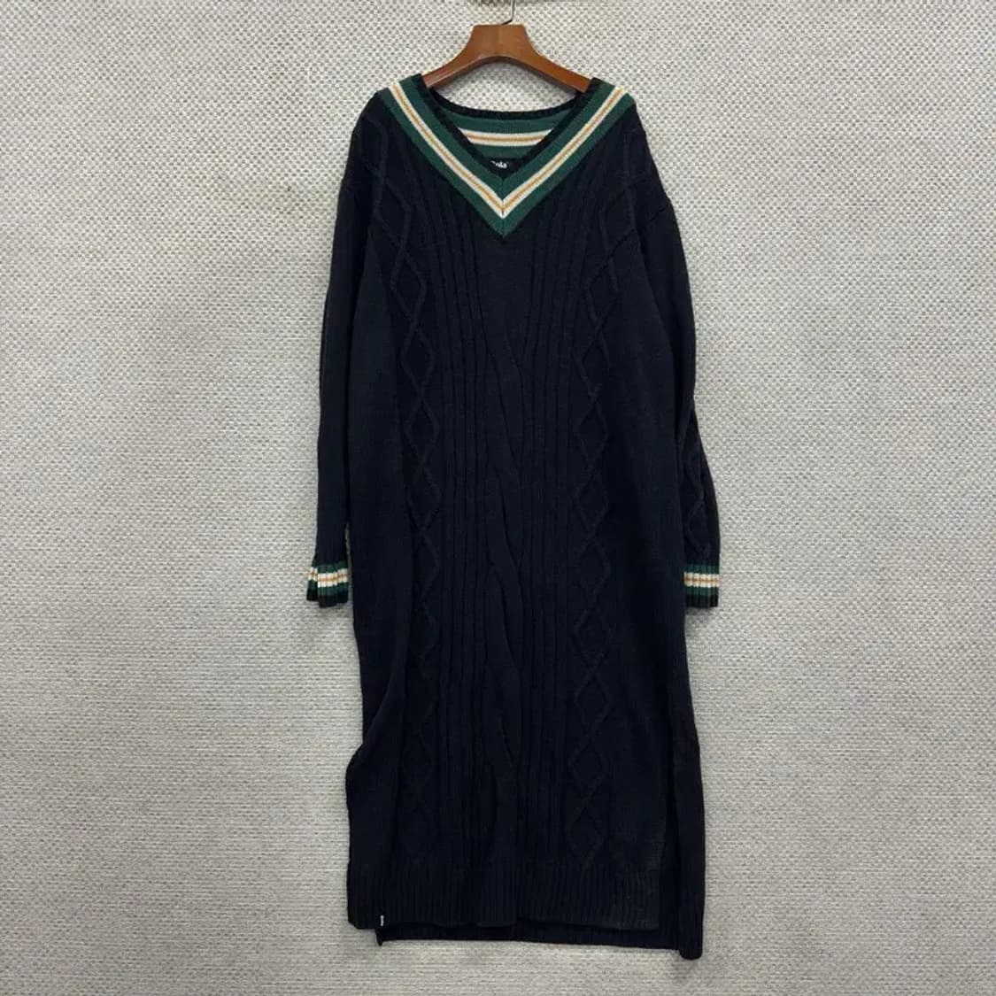 골라 캐쥬얼 브이넥 꽈베기 니트 원피스 100 A00003 상품이미지1