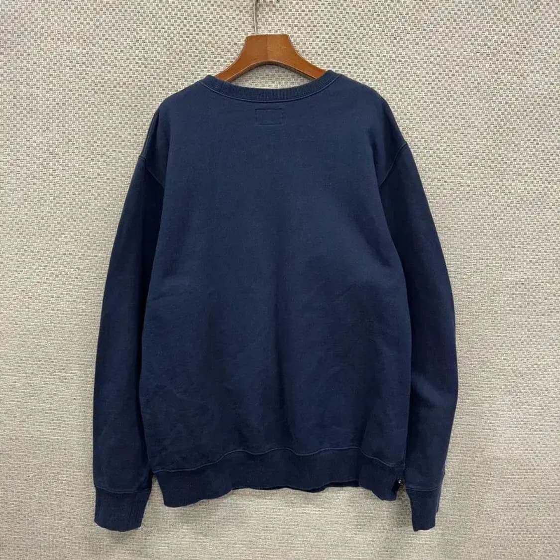 디스이즈네버댓 캐쥬얼 자수로고 네이비 맨투맨 100 A00009 상품이미지2