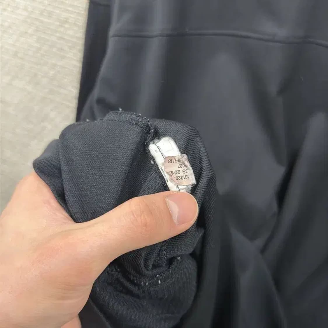 언더아머 캐쥬얼  자수로고 반목 집업 100 A00091 상품이미지4