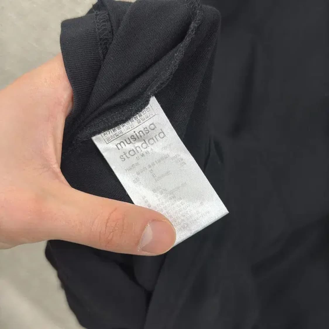 무신사스탠다드 캐쥬얼 블랙 무지 긴팔티 롱슬리브 105 A00090 상품이미지4