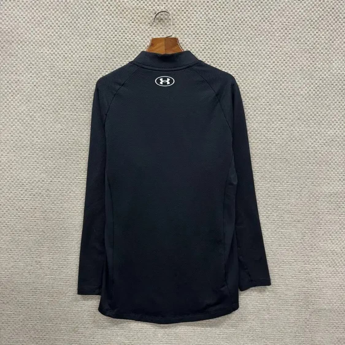 언더아머 라운드넥 빅로고 롱슬리브 긴팔티 95 A00094 상품이미지2