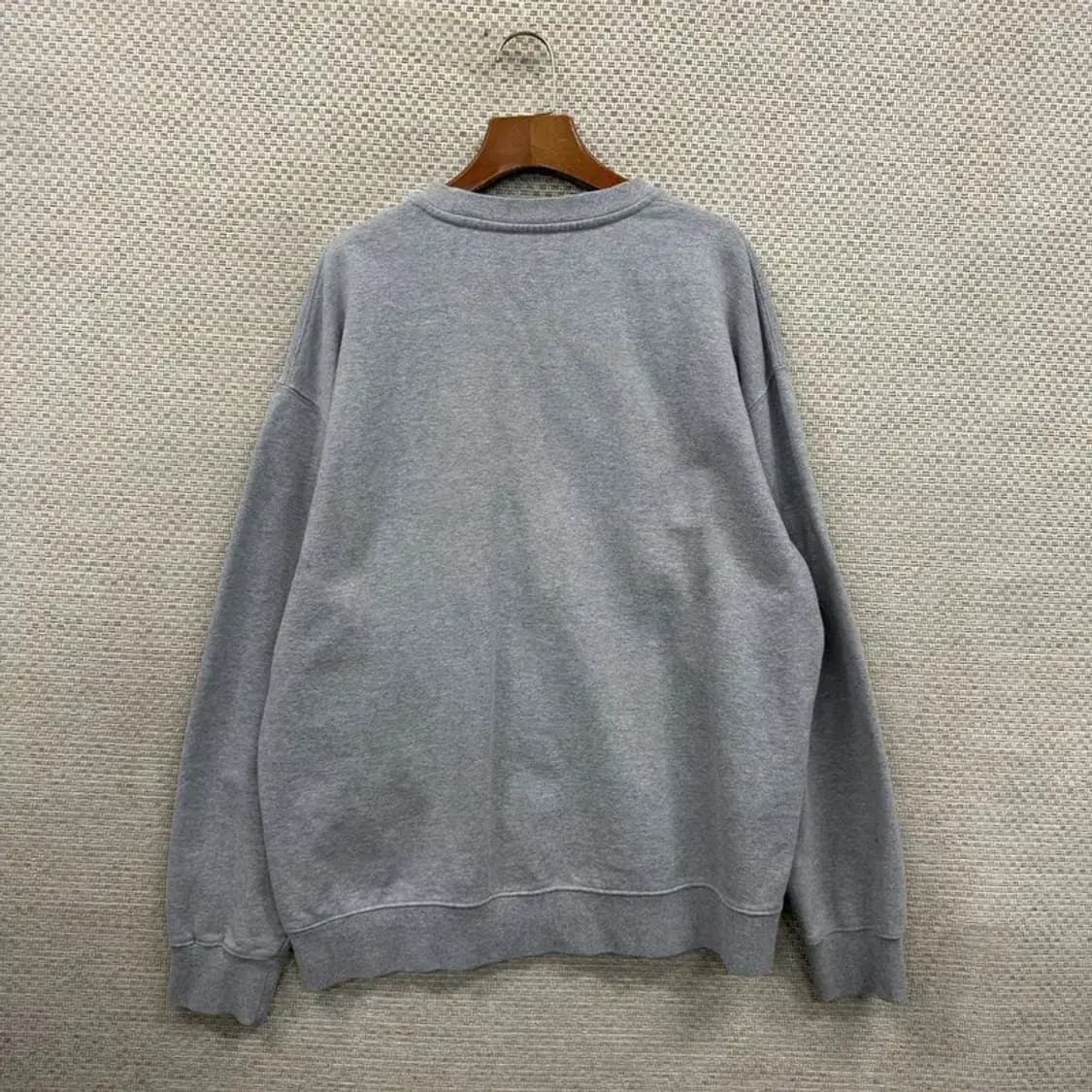 유니폼브릿지 자수로고 오버핏 맨투맨 105 A00104 상품이미지2