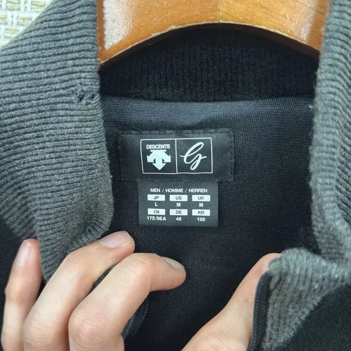 데상트 아웃도어 등산 반집업 니트 100 A00179 상품이미지3