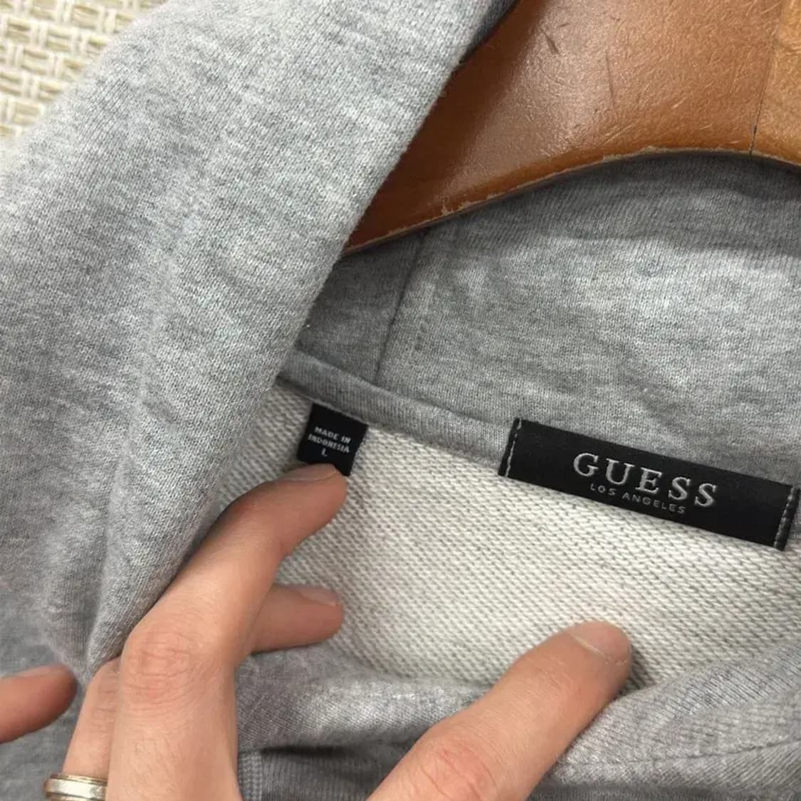 게스 캐쥬얼 프린팅 빅로고 후드티 100 A00344 상품이미지3