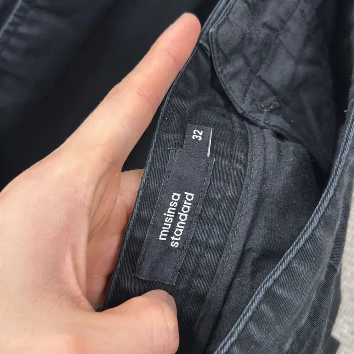 무신사스탠다드 레귤러핏 캐쥬얼 블랙진 바지 32인치 A00430 상품이미지4