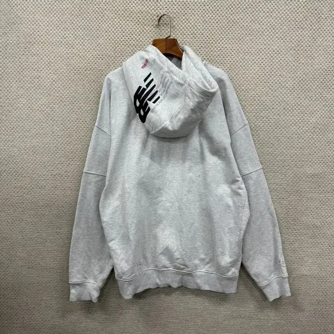 뉴발란스 캐쥬얼 프린팅 빅로고 오버핏 후드티 100 A00420 상품이미지2