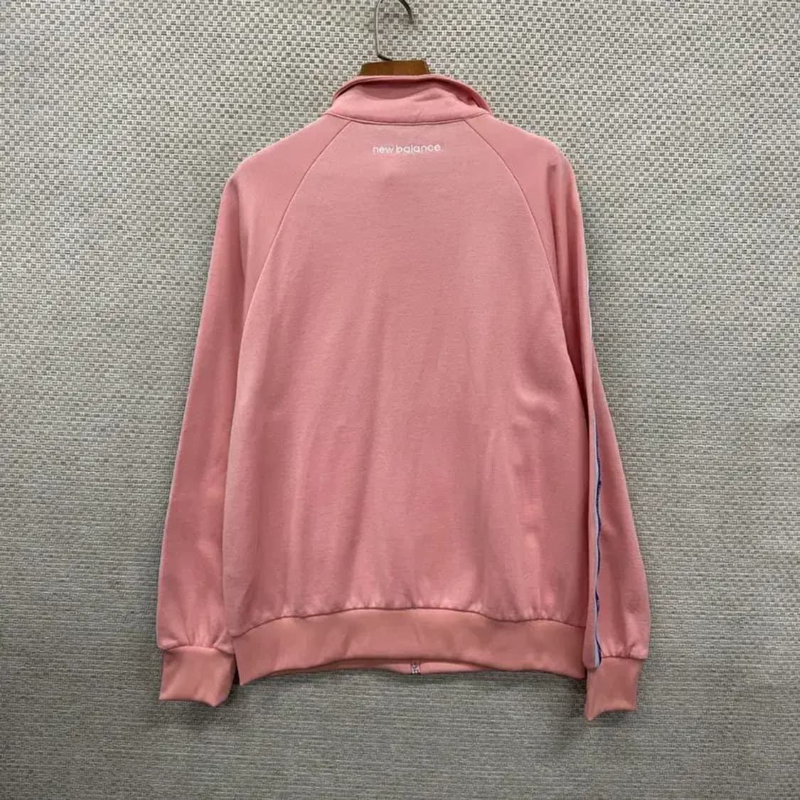 뉴발란스 자수로고 딸기우유맛 트랙탑 져지 집업 95 A00502 상품이미지2