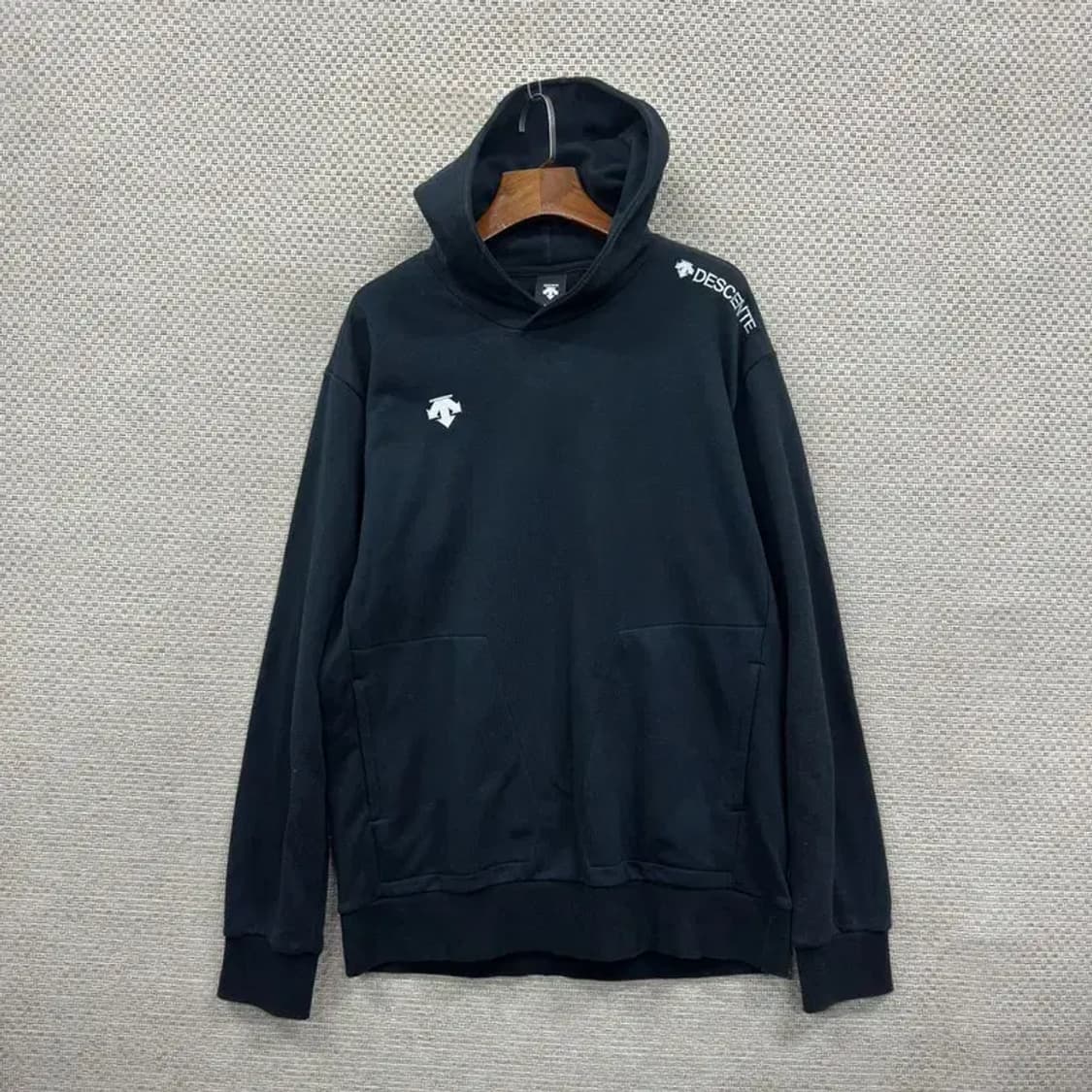 데상트 캐주얼 자수로고 후드티 100 A00582 상품이미지1