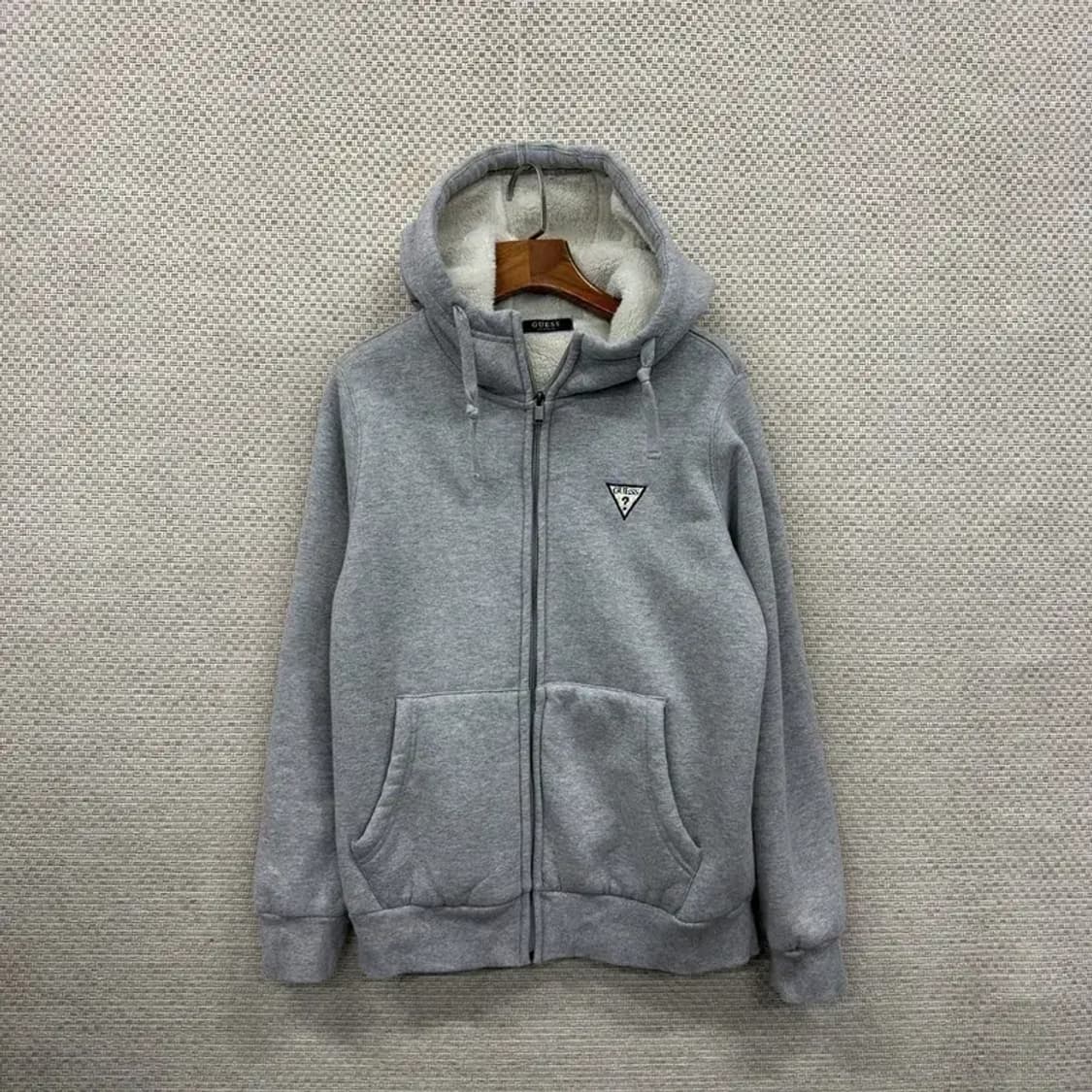 게스 캐주얼 자수로고 양털 후드집업 90 A00641 상품이미지1