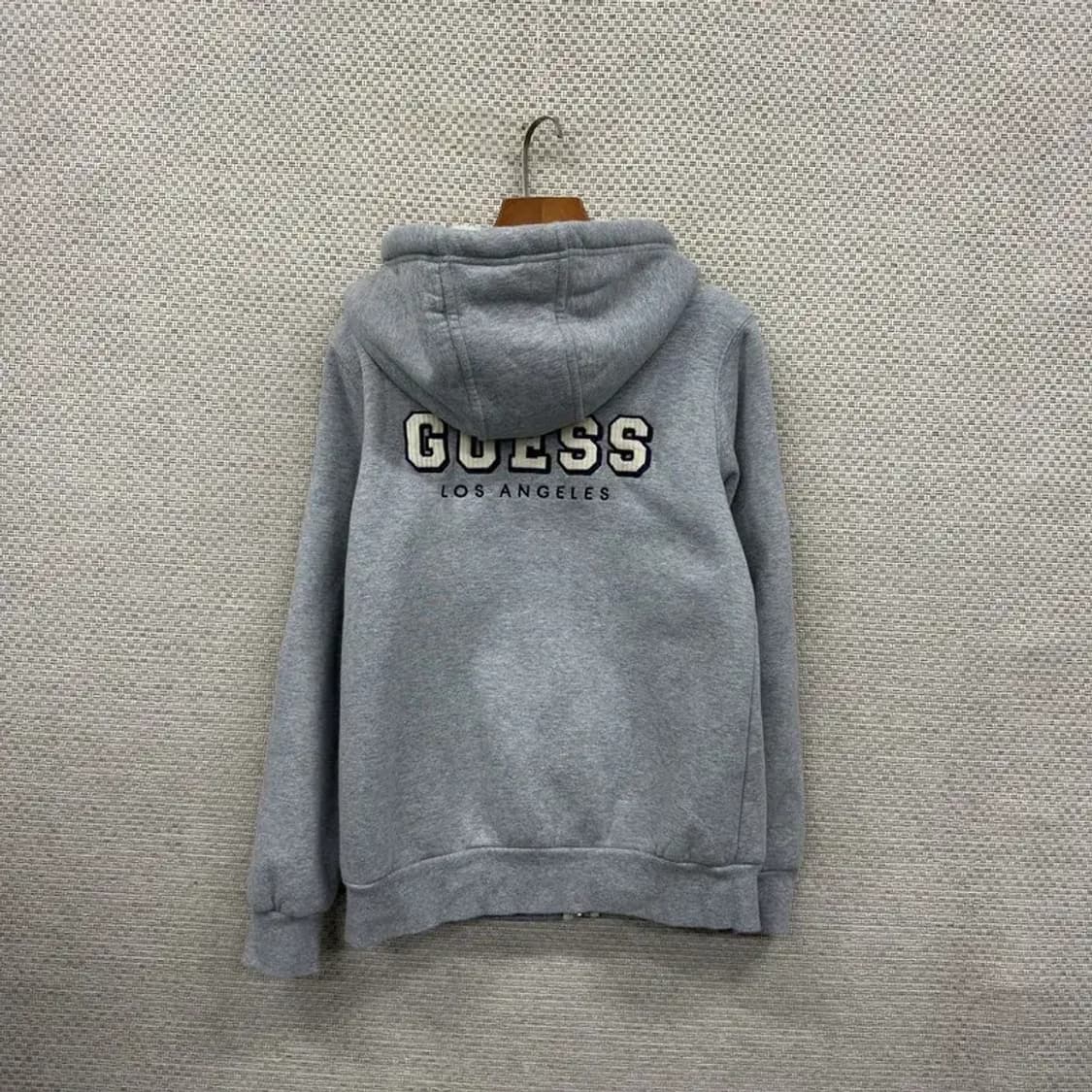 게스 캐주얼 자수로고 양털 후드집업 90 A00641 상품이미지2