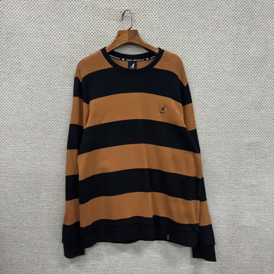 캉골 캐주얼 자수로고 단가라 스웻셔츠 맨투맨 105 A00645 상품이미지1