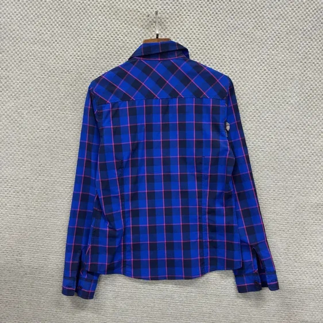 네파 아웃도어 자수로고 긴팔 셔츠 90 A00730 상품이미지2