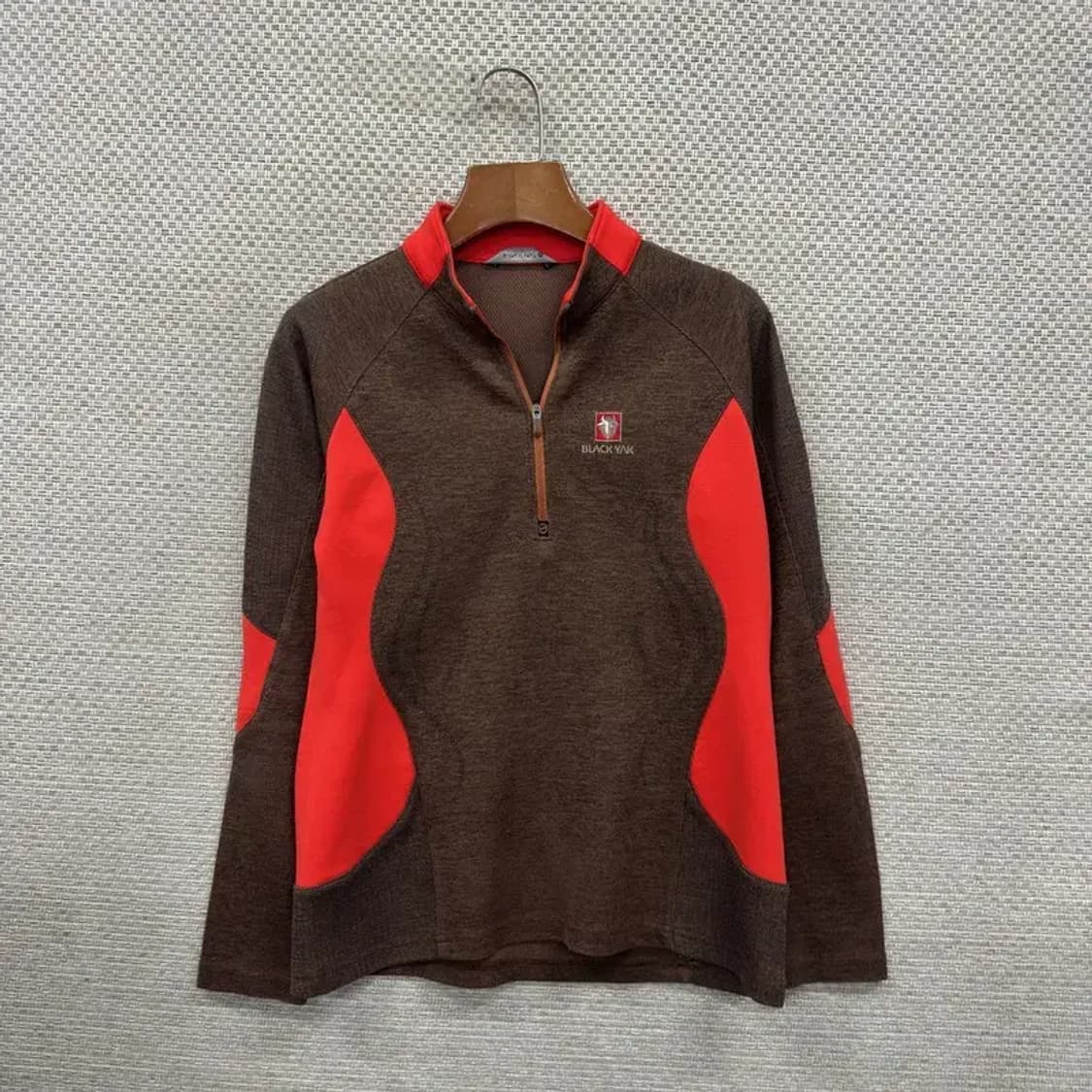 블랙야크 아웃도어 자수로고 약기모 긴팔티 95 A00892 상품이미지1