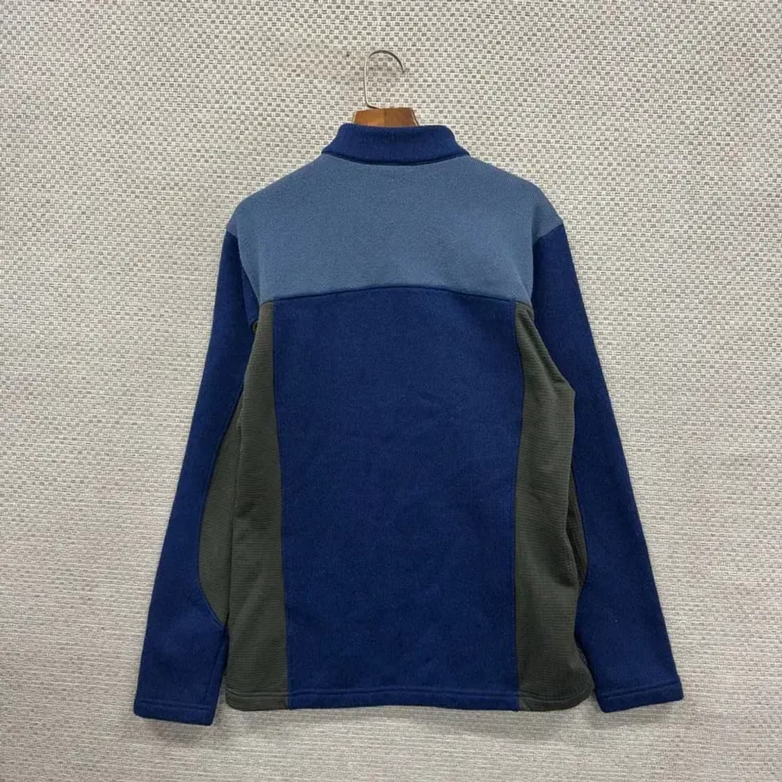 콜럼비아 아웃도어 자수로고 약기모 반집업 긴팔티 L A00888 상품이미지2