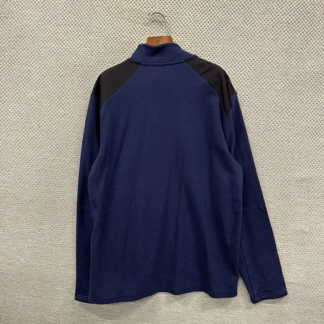 캘빈클라인 캐주얼 프린팅로고 반집업 긴팔티 XL A00910 상품이미지2