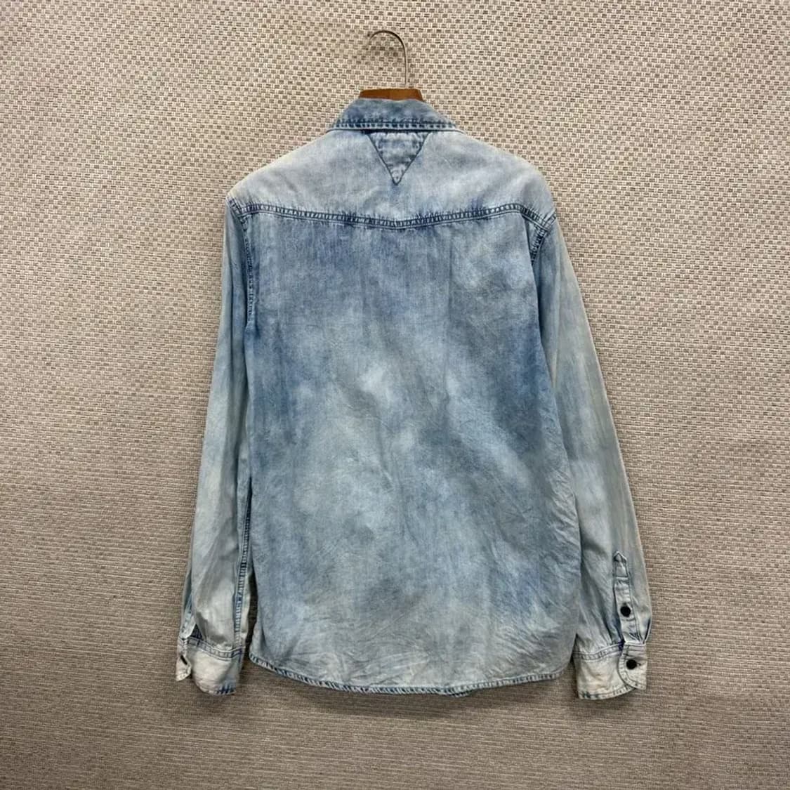 타미힐피거 빈티지워싱 데님 청셔츠 176 A00987 상품이미지2