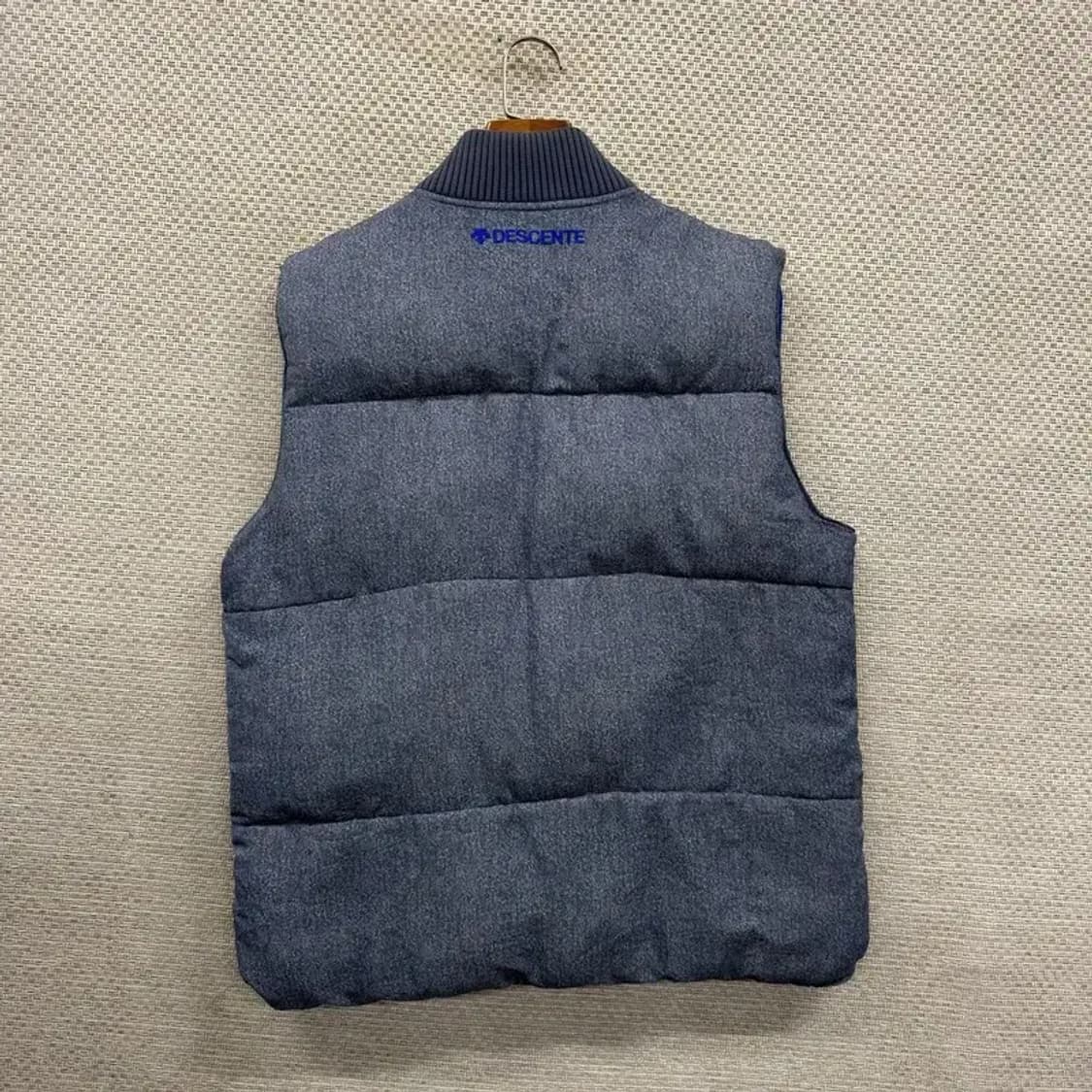 데상트 캐주얼 자수로고 패딩 조끼 자켓 105 A01134 상품이미지2