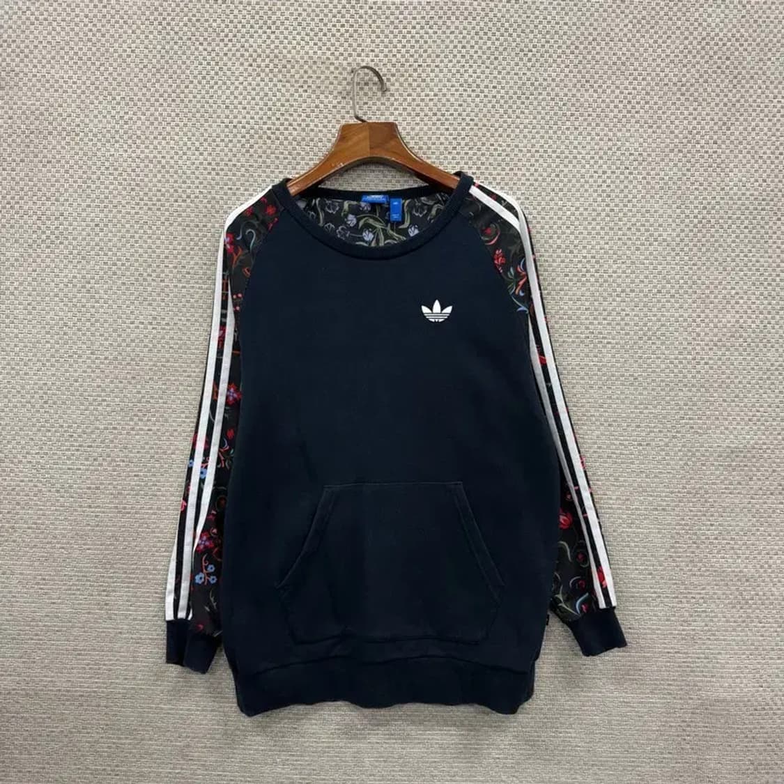 아디다스 캐주얼 프린팅로고 스웻셔츠 맨투맨 85 A01290 상품이미지1