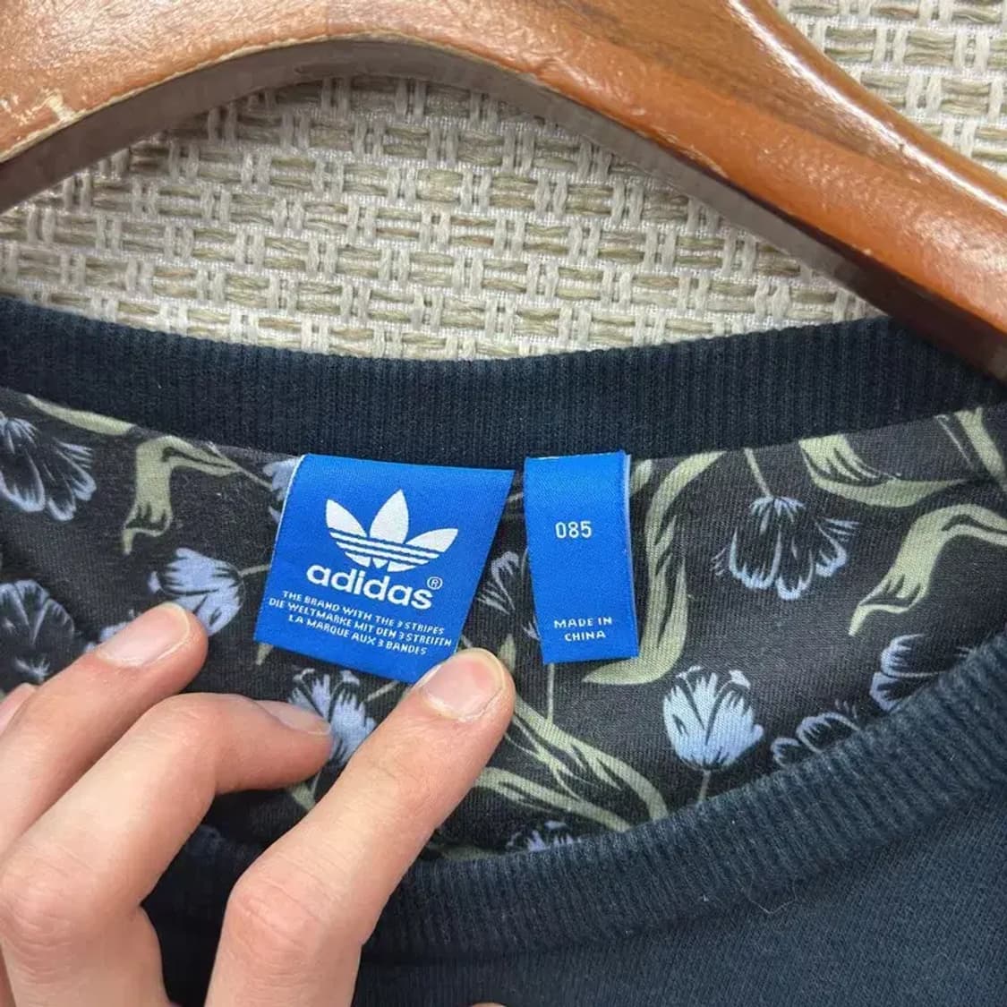 아디다스 캐주얼 프린팅로고 스웻셔츠 맨투맨 85 A01290 상품이미지3