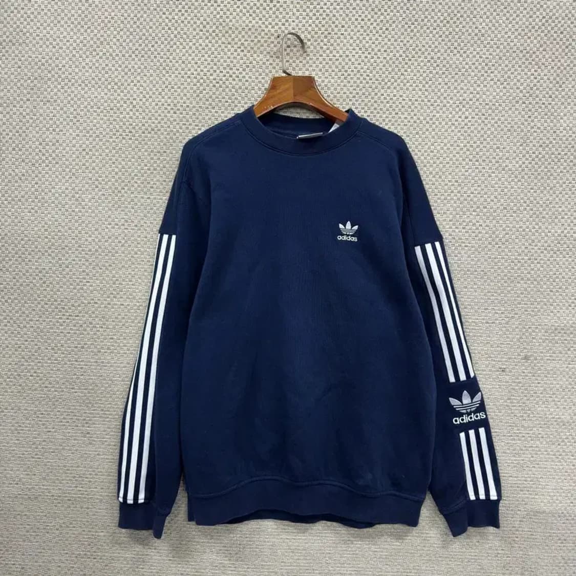 아디다스 캐주얼 자수로고 약기모 스웻셔츠 맨투맨 M A01409 상품이미지1