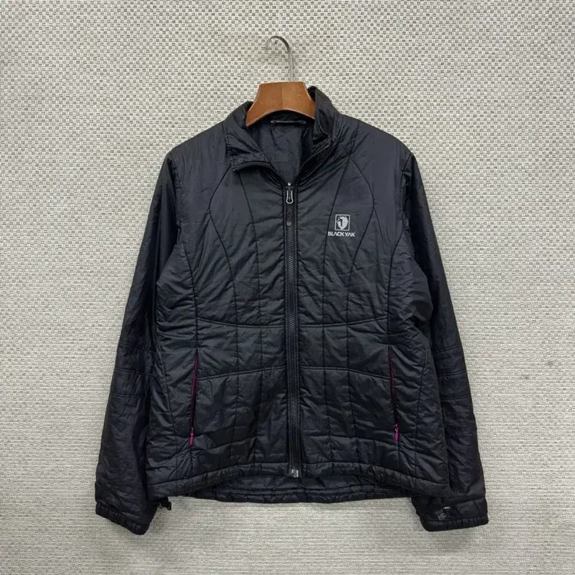 블랙야크 아웃도어 프린팅로고 퀄팅 자켓 100 A01415 상품이미지1