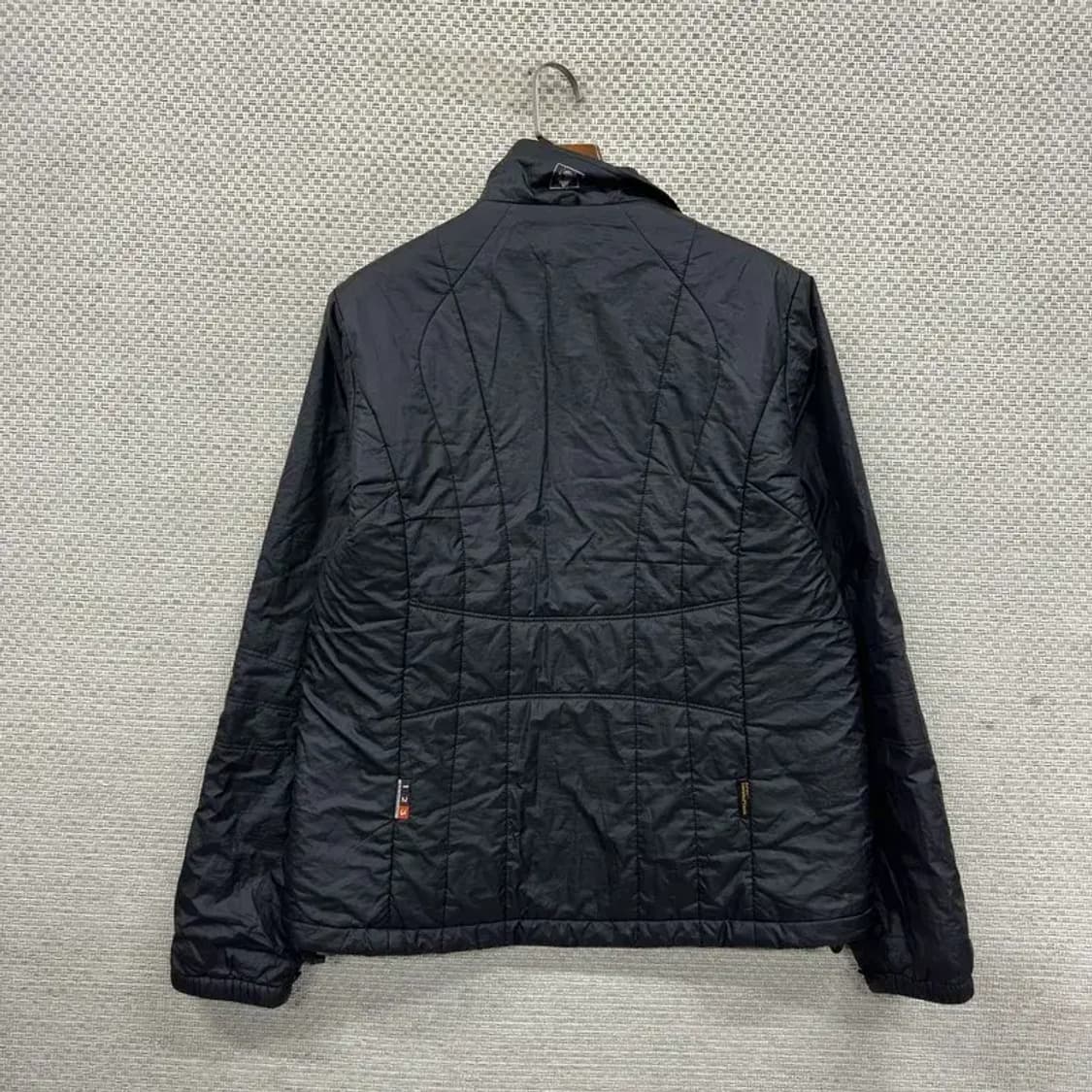 블랙야크 아웃도어 프린팅로고 퀄팅 자켓 100 A01415 상품이미지2