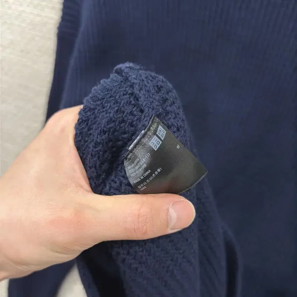 유니클로 캐주얼 브이넥 코튼 니트 스웨터 S A01492 상품이미지4