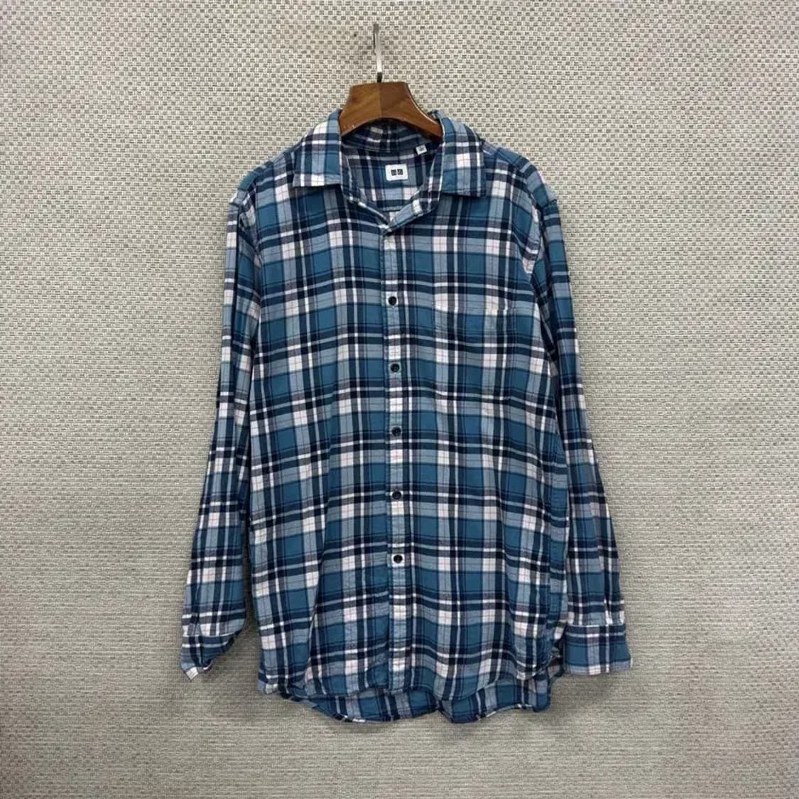 유니클로 캐주얼 포켓 체크 긴팔 셔츠 100 A00802 상품이미지1