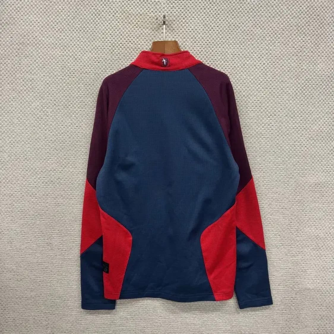 블랙야크 아웃도어 자수로고 약기모 반집업 긴팔티 95 A00813 상품이미지2