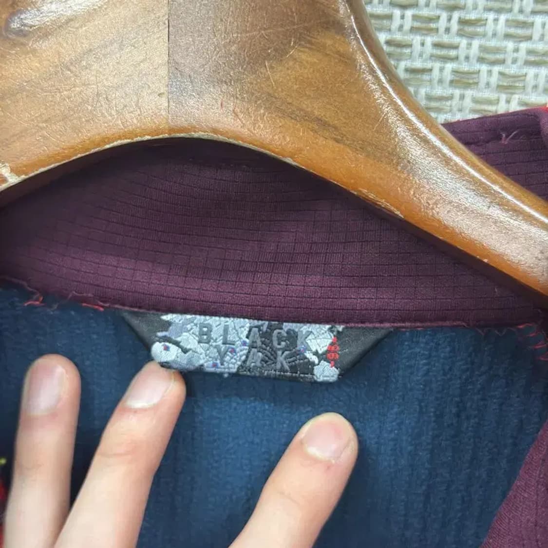 블랙야크 아웃도어 자수로고 약기모 반집업 긴팔티 95 A00813 상품이미지3