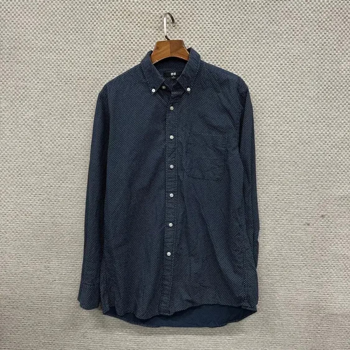 유니클로 캐주얼 도트 포켓 셔츠 M A01570 상품이미지1