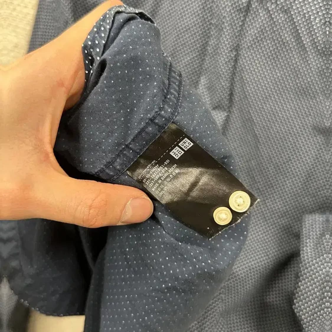 유니클로 캐주얼 도트 포켓 셔츠 M A01570 상품이미지4