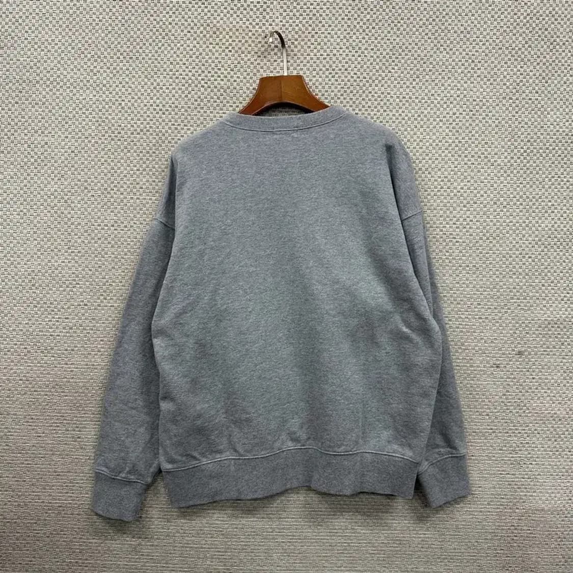 무신사스탠다드 캐주얼 그레이 오버핏 맨투맨 M A01572 상품이미지2