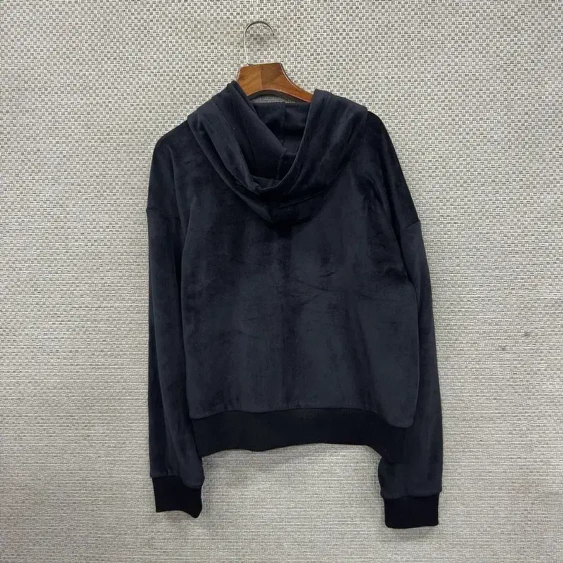 필라 캐주얼 자수로고 벨벳 후드집업 100 A01646 상품이미지2