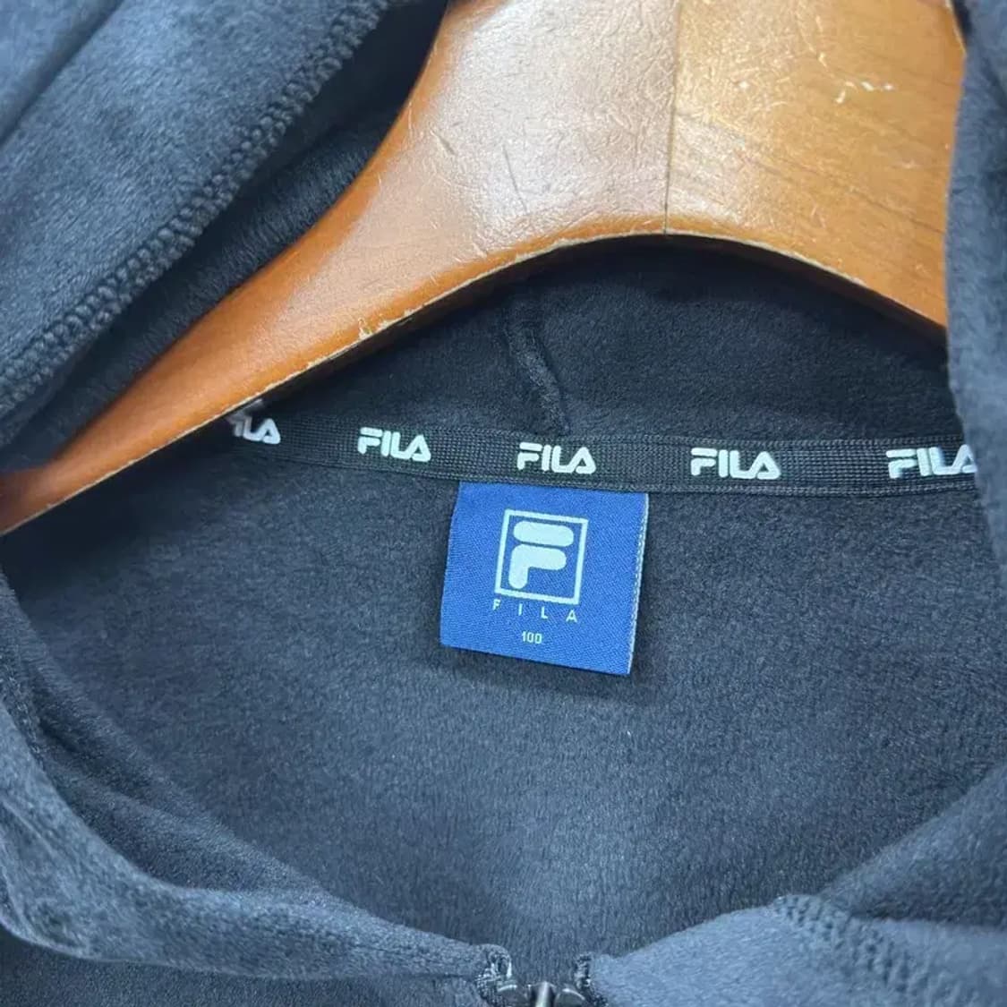 필라 캐주얼 자수로고 벨벳 후드집업 100 A01646 상품이미지3