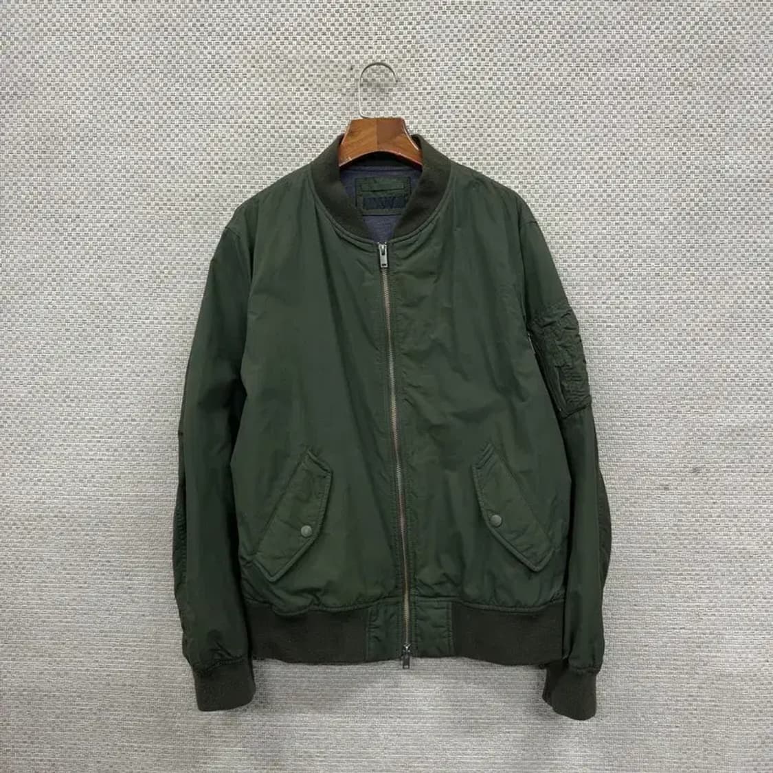 유니클로 캐주얼 투웨이 항공점퍼 100 A01649 상품이미지1