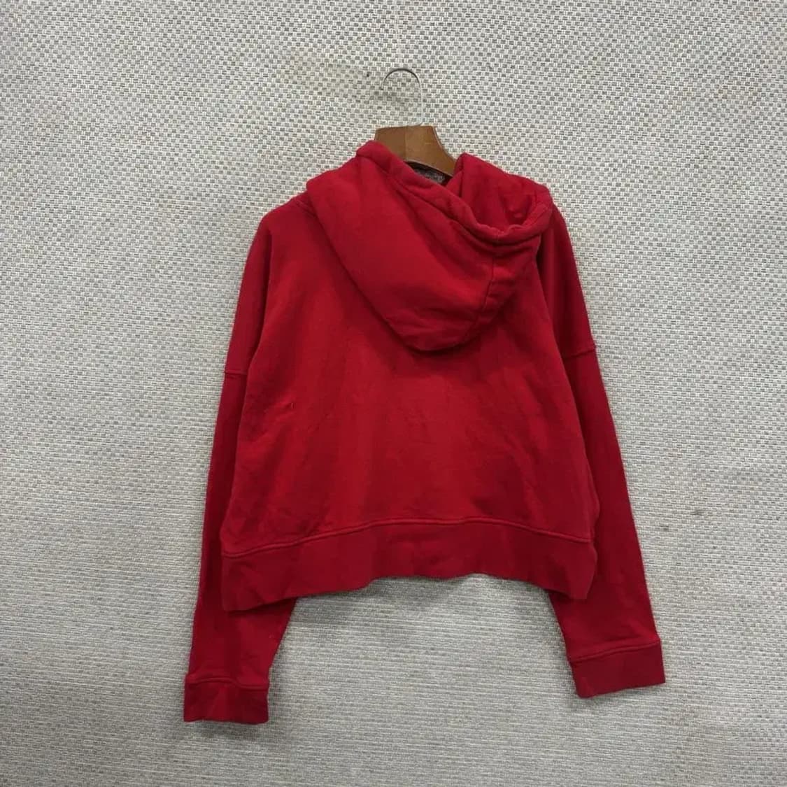 메종라비쉬 캐주얼 자수 약기모 크롭 후드티 M A01665 상품이미지2