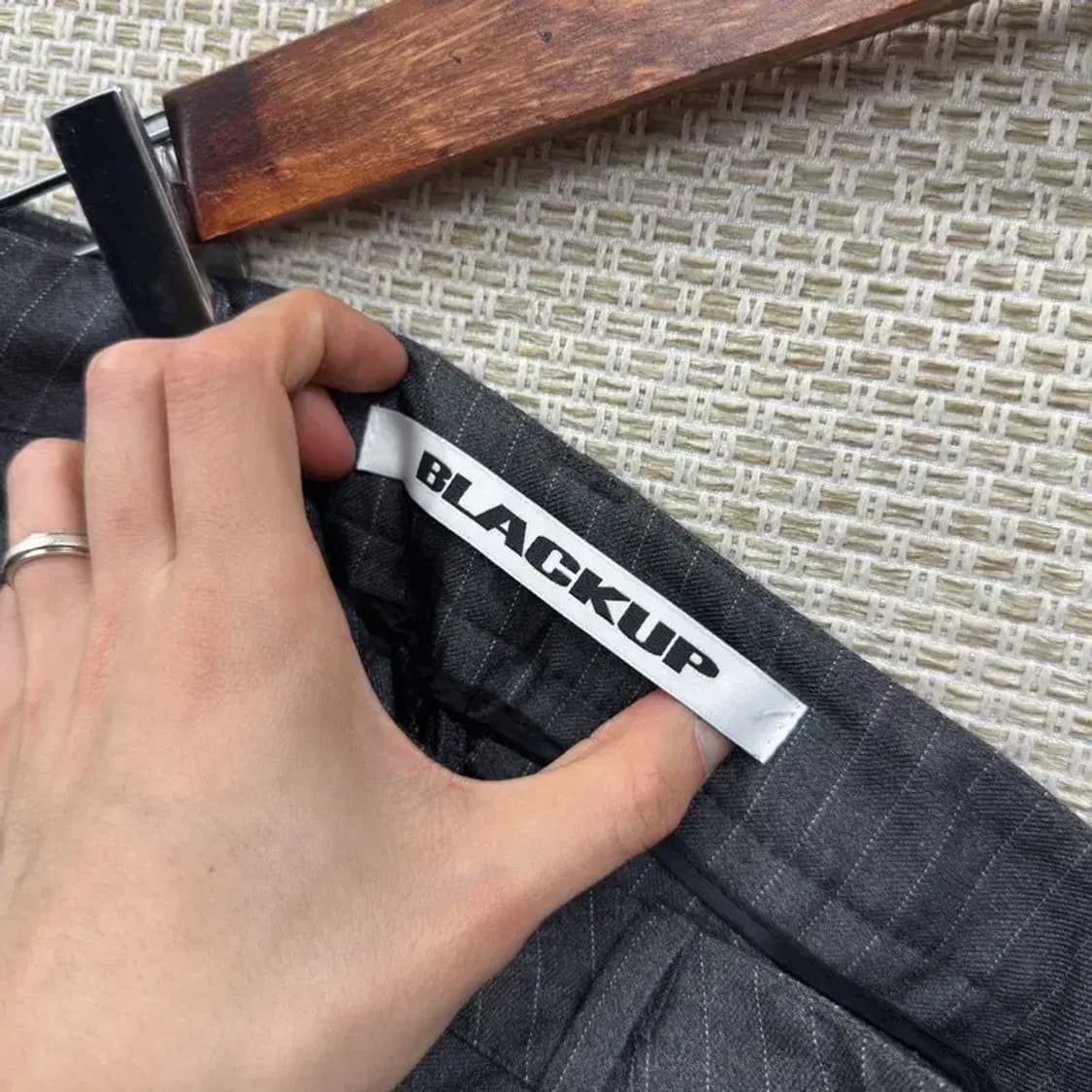 블랙업 스트라이프 슬랙스 팬츠 26인치 A01677 상품이미지3