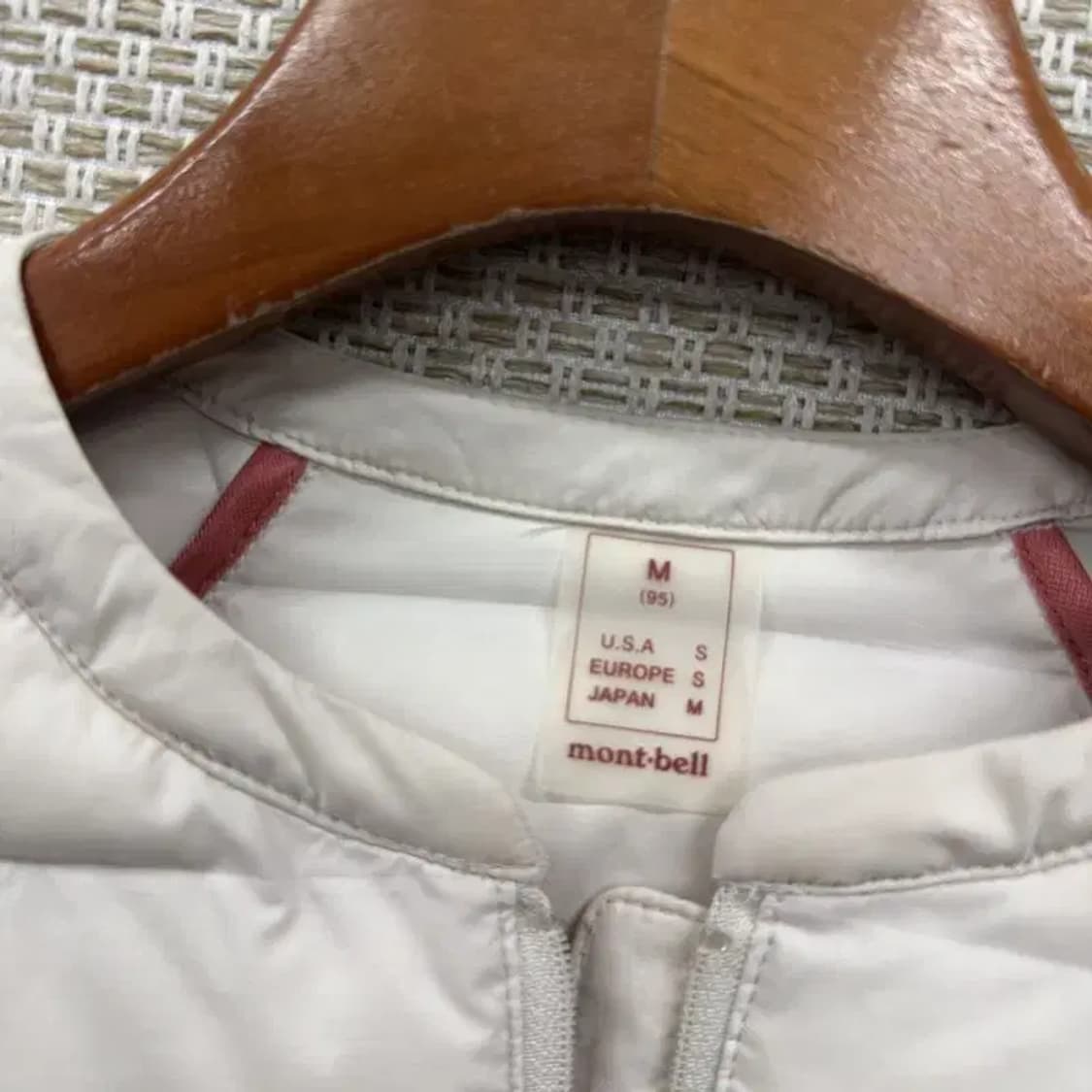 몽벨 아웃도여 여성 경량 패딩 점퍼 95 A01670 상품이미지3