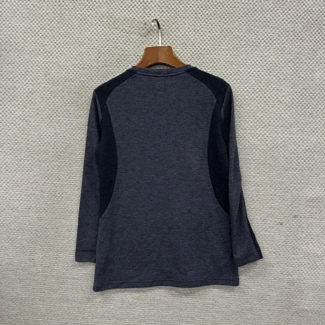 네파 아웃도어 자수로고 울 긴팔티 95 A01882 상품이미지2