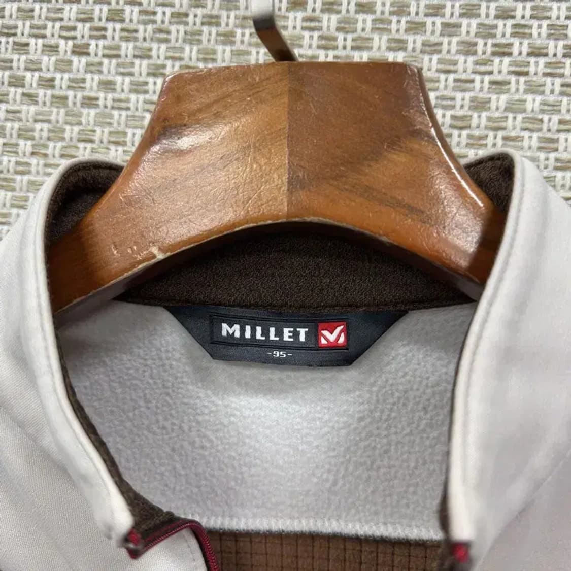 밀레 아웃도어 자수로고 약기모 반집업 긴팔티 95 A01887 상품이미지3