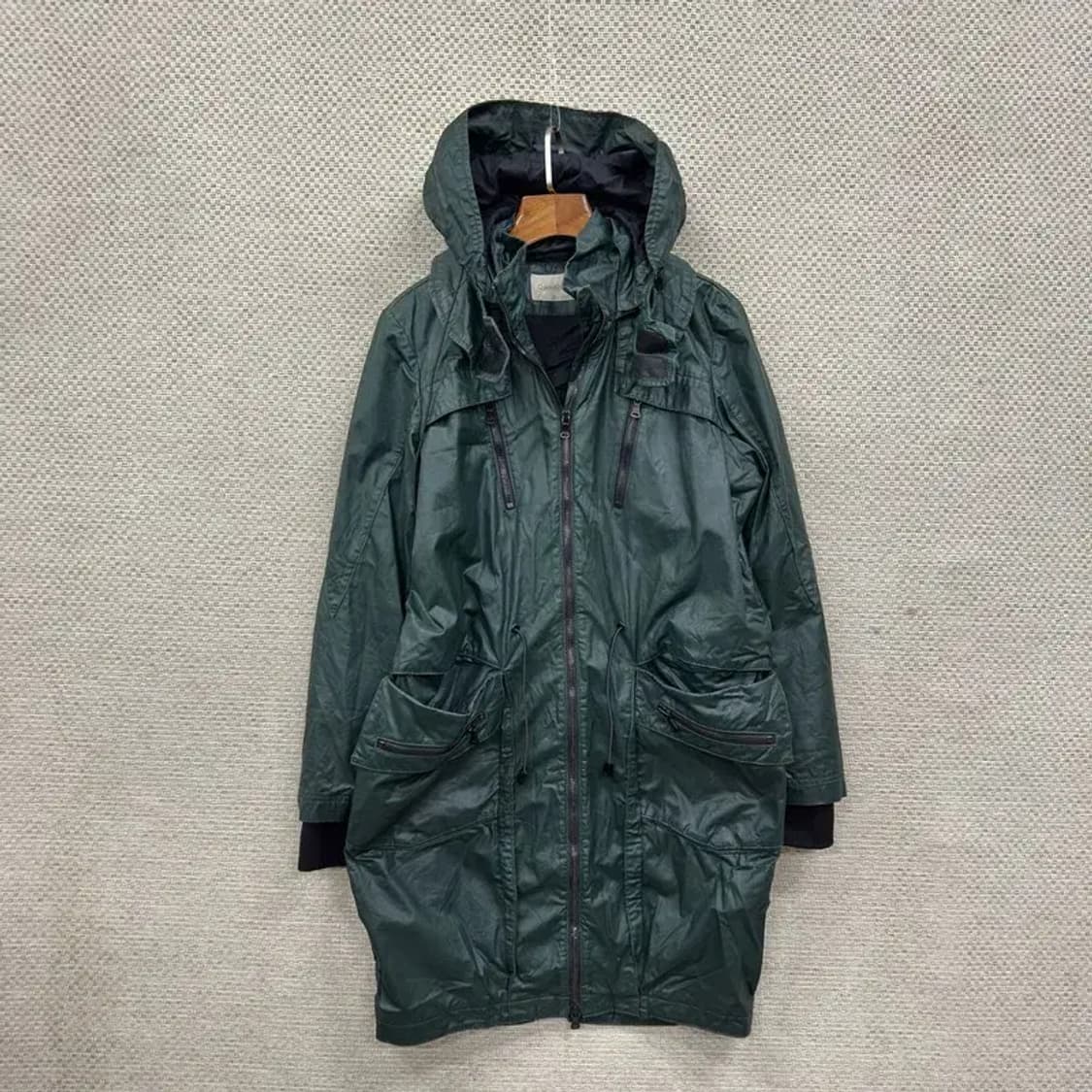 캘빈클라인 캐주얼 코팅 유광 오버핏 롱 바람막이 자켓 S A01907 상품이미지1