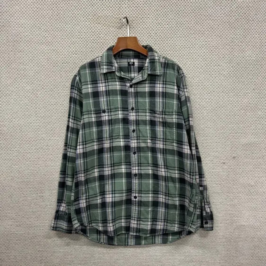 유니클로 캐주얼 포켓 긴팔 셔츠 105 A01968 상품이미지1