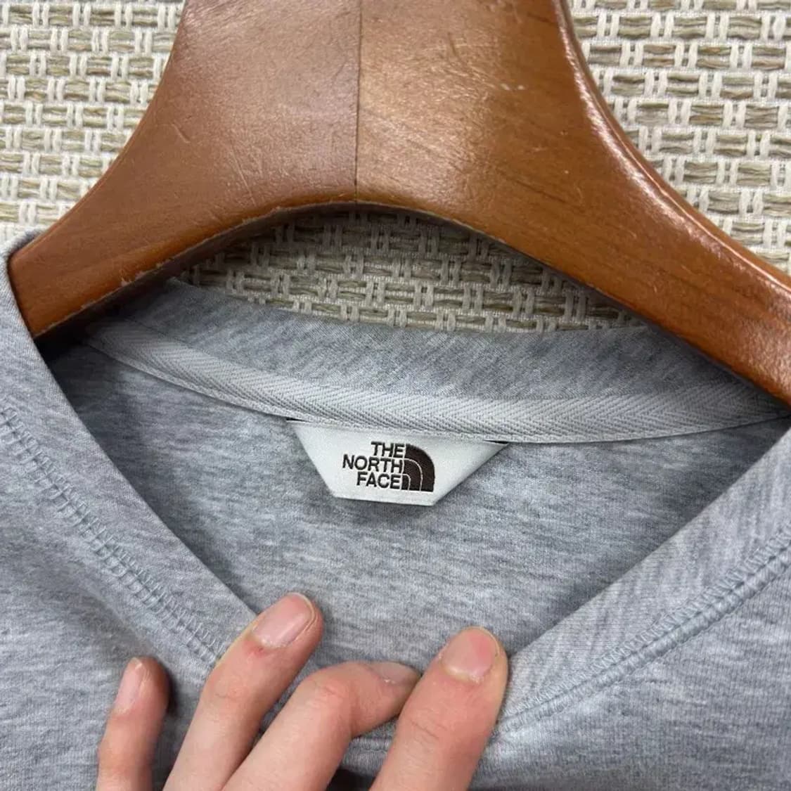 노스페이스 아웃도어 프린팅로고 크롭 스웻셔츠 맨투맨 85 A01970 상품이미지3