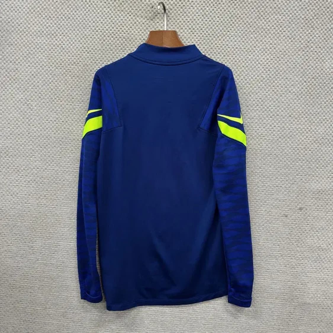 나이키 캐주얼 드라이슬림핏 반집업 기능성 긴팔티 S A01975 상품이미지2