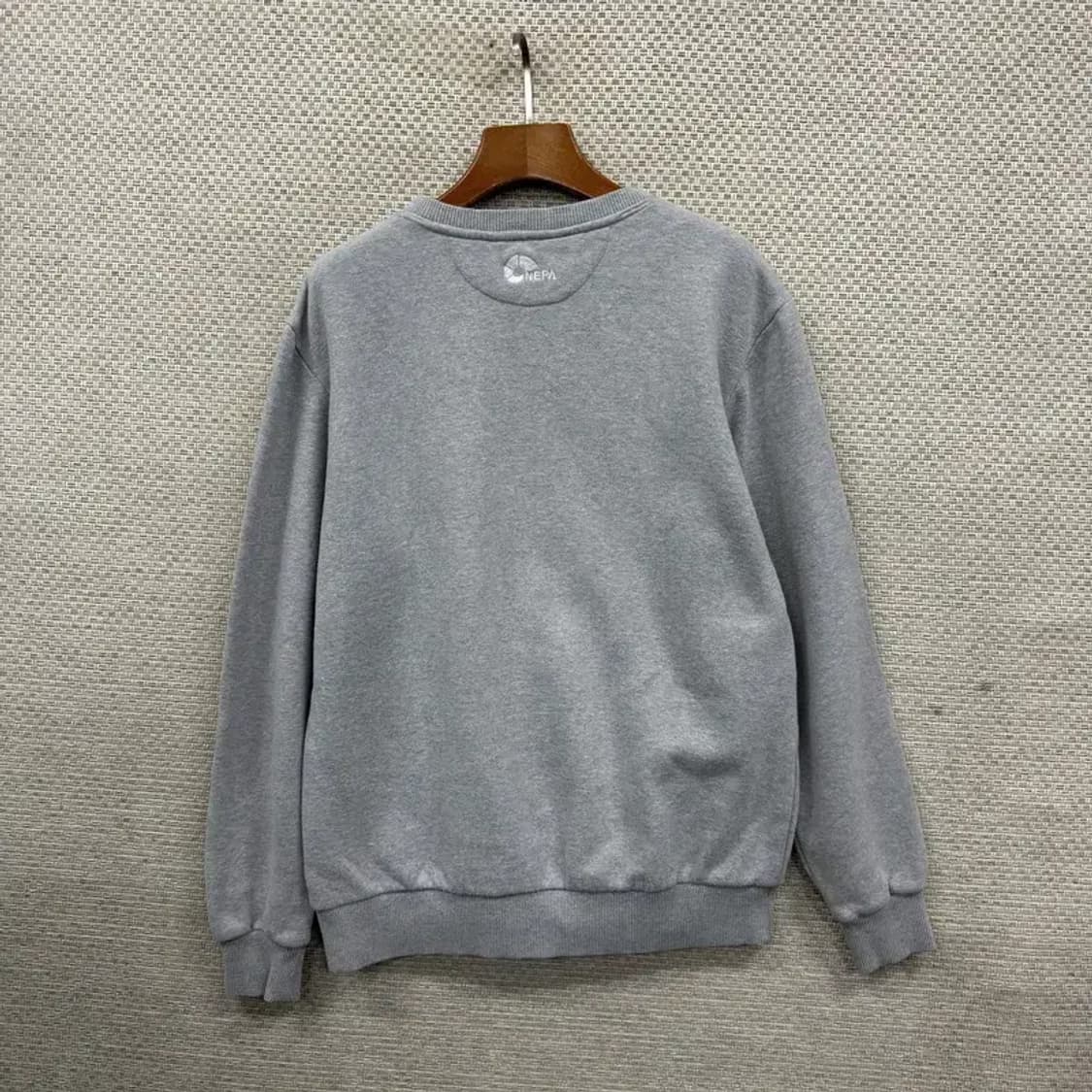 네파 아웃도어 패치로고 약기모 스웻셔츠 맨투맨 100 A01989 상품이미지2