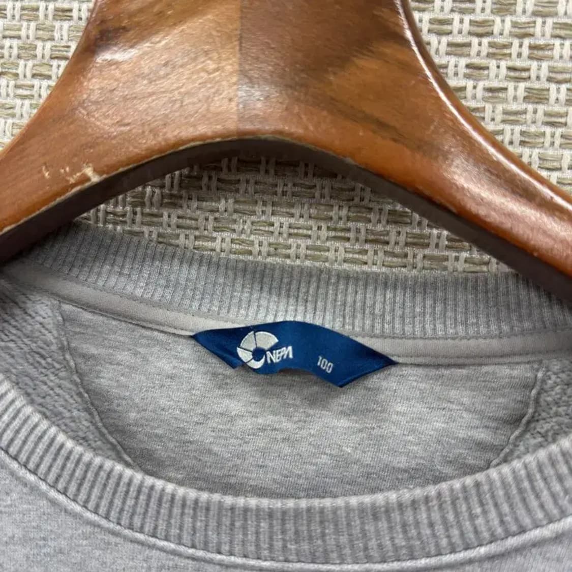 네파 아웃도어 패치로고 약기모 스웻셔츠 맨투맨 100 A01989 상품이미지3